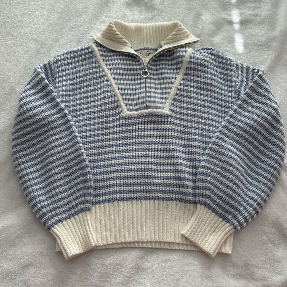SWEATER💙🤍